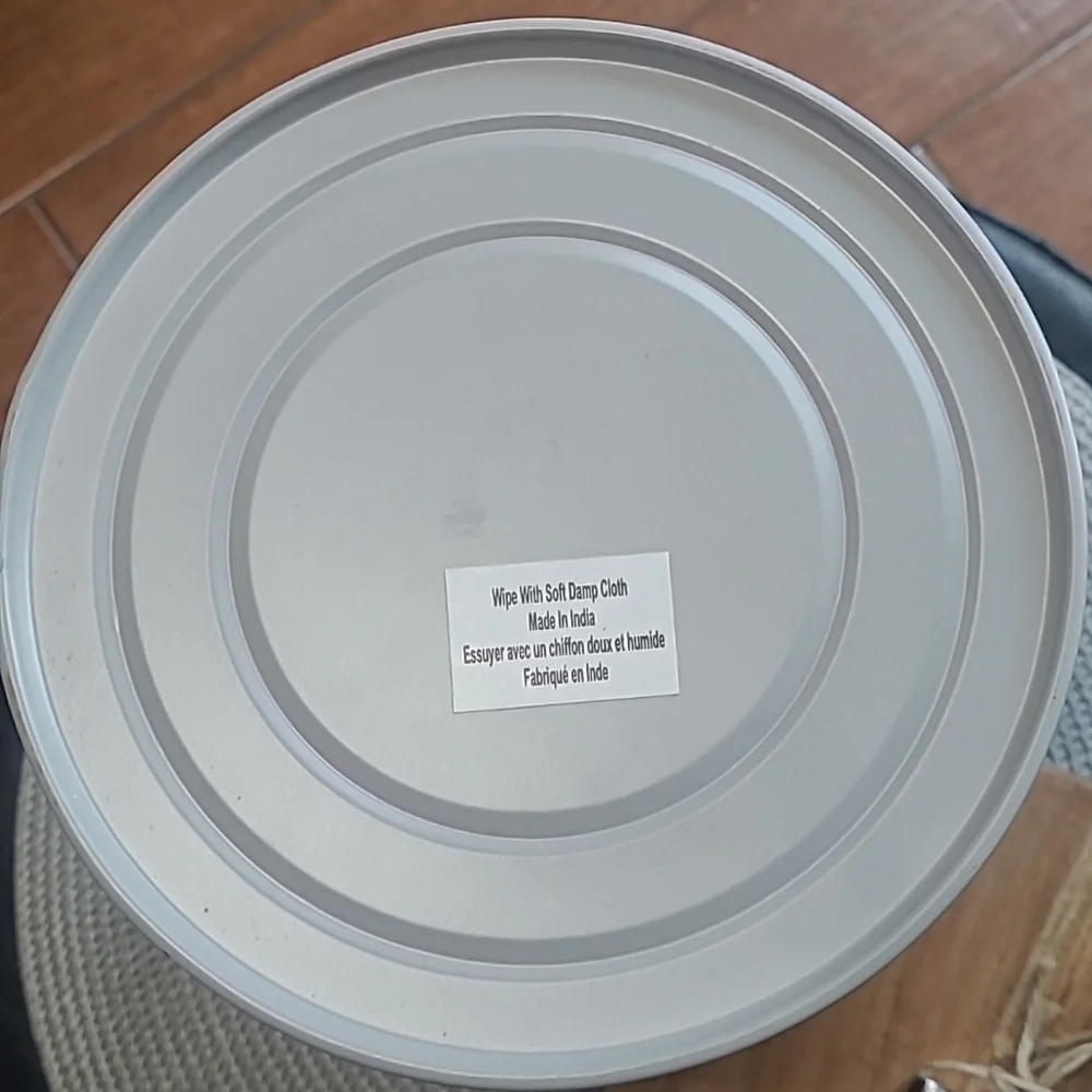 Ribbed Dog Food Tin